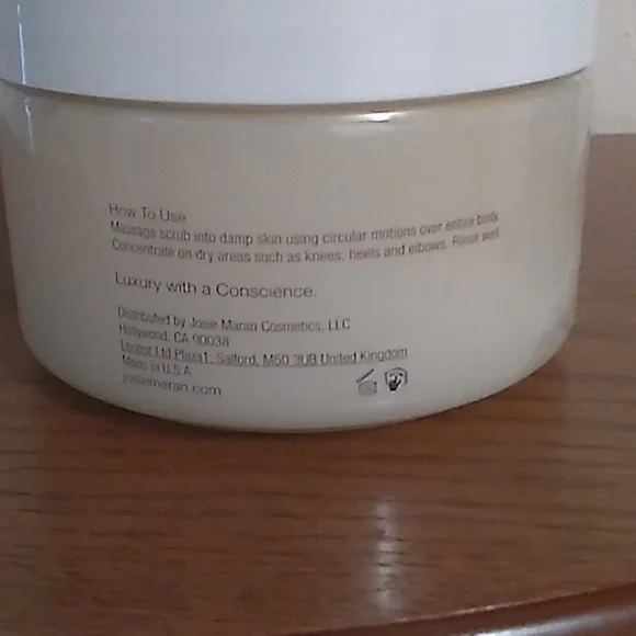 NWT Josie Maran Argan 18 oz. Super-Sized Sugar Balm Body Scrub - Vanilla Apricot - Picture 3 of 4